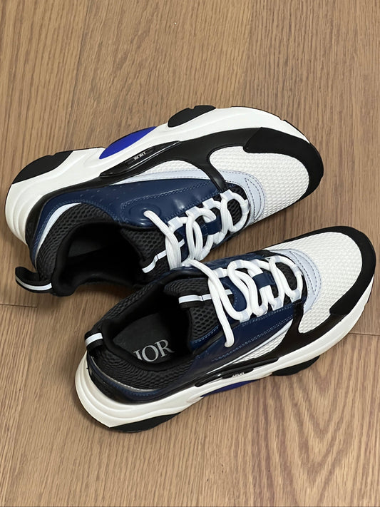 Sneakers B22