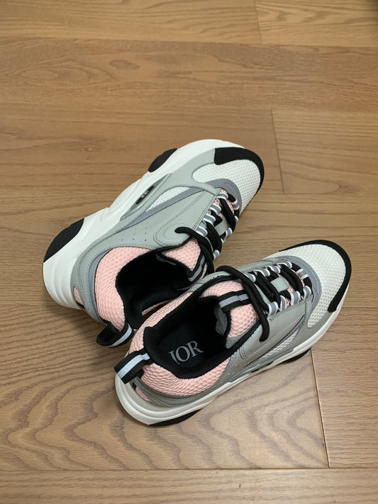 Sneakers B22